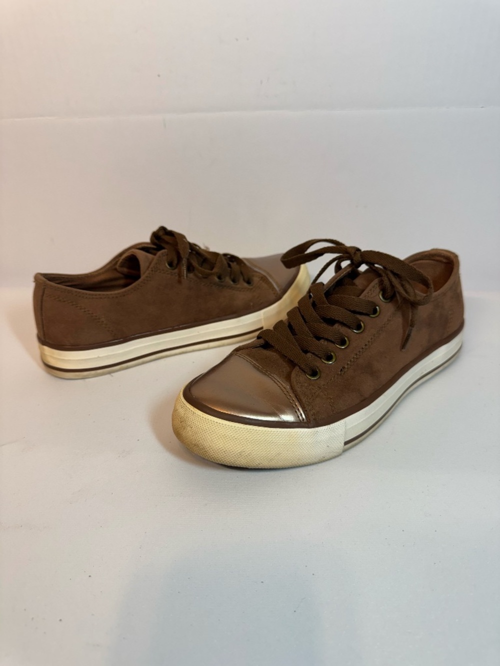 Twiggy Brown Metallic Bronze Cap Toe Lace Up Sneakers Size 6
